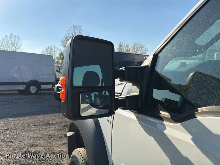 image for item YA5136 2015 Ford F350 Super Duty Crew Cab pickup truck