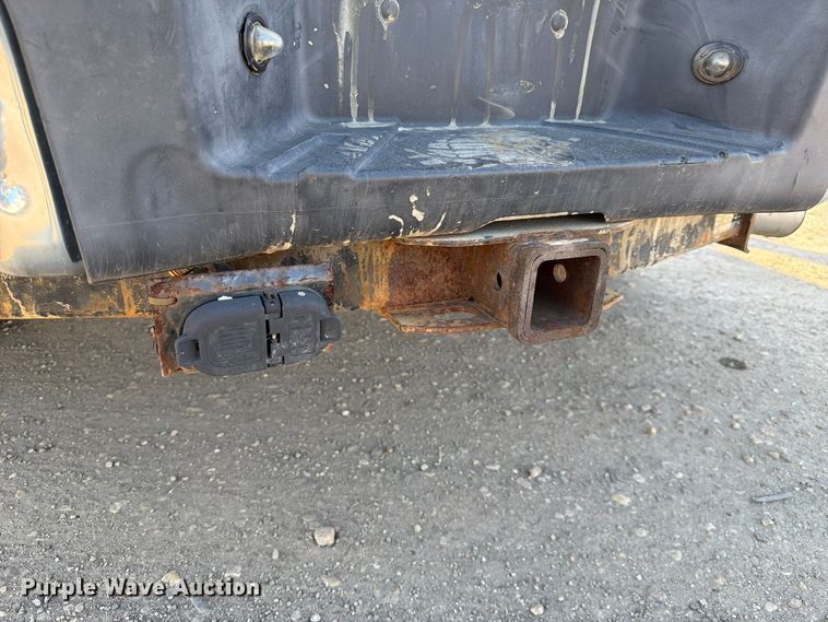 image for item YA5136 2015 Ford F350 Super Duty Crew Cab pickup truck
