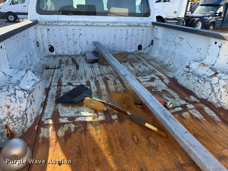 image for item YA5136 2015 Ford F350 Super Duty Crew Cab pickup truck