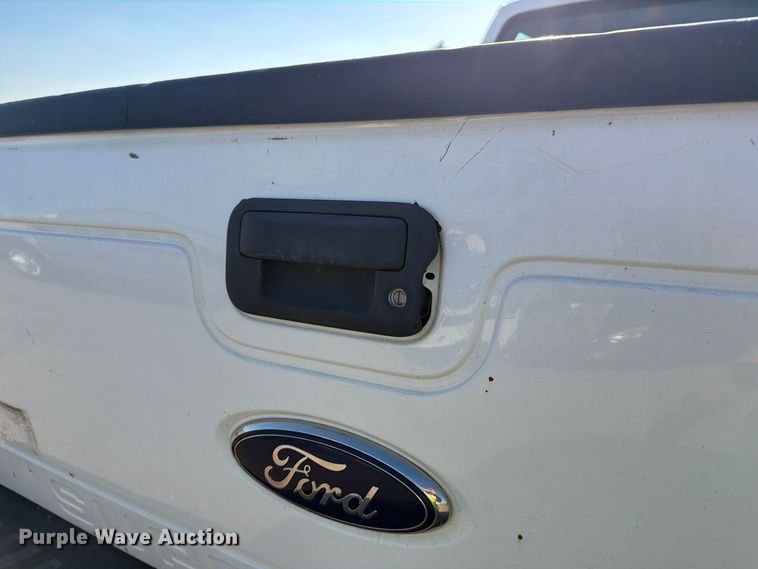 image for item YA5136 2015 Ford F350 Super Duty Crew Cab pickup truck