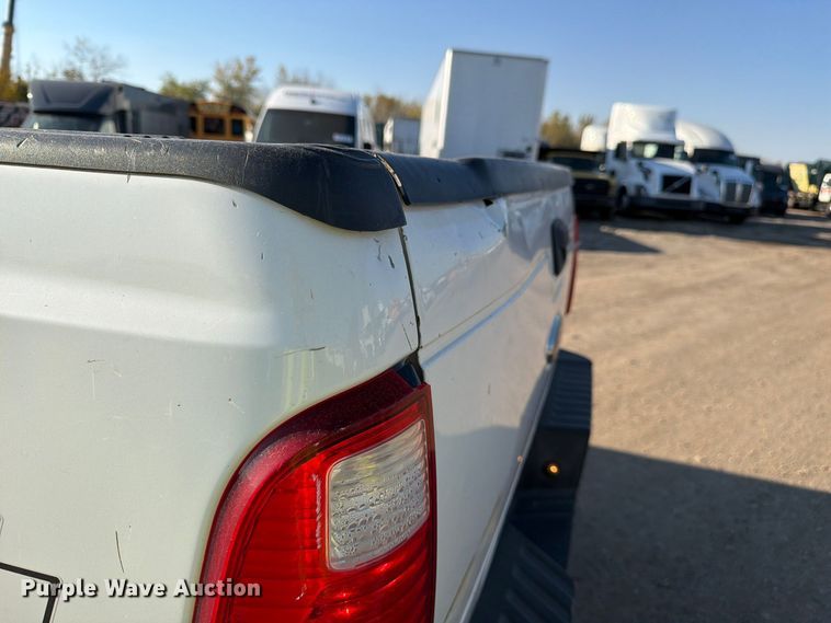 image for item YA5136 2015 Ford F350 Super Duty Crew Cab pickup truck