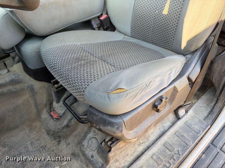 image for item YA5136 2015 Ford F350 Super Duty Crew Cab pickup truck