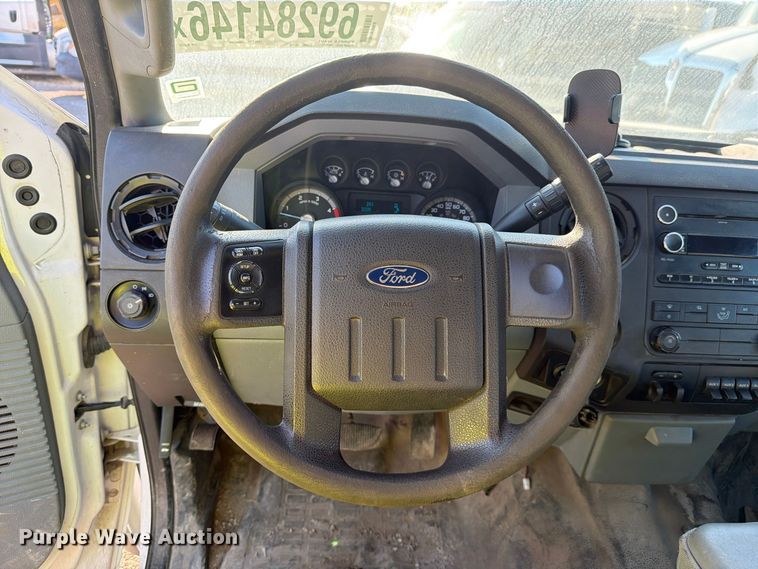 image for item YA5136 2015 Ford F350 Super Duty Crew Cab pickup truck