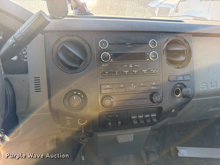 image for item YA5136 2015 Ford F350 Super Duty Crew Cab pickup truck