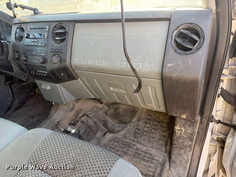 image for item YA5136 2015 Ford F350 Super Duty Crew Cab pickup truck
