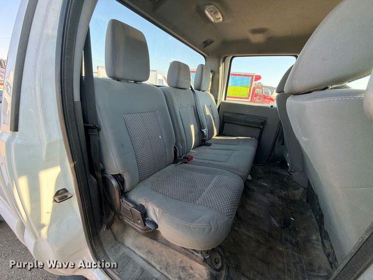 image for item YA5136 2015 Ford F350 Super Duty Crew Cab pickup truck