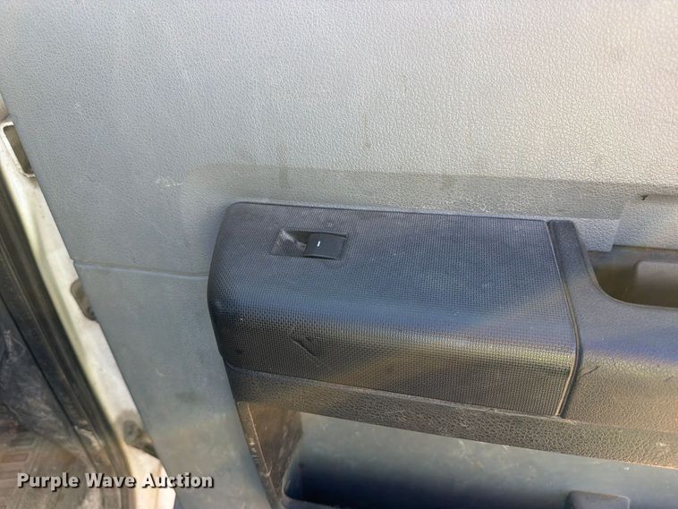 image for item YA5136 2015 Ford F350 Super Duty Crew Cab pickup truck
