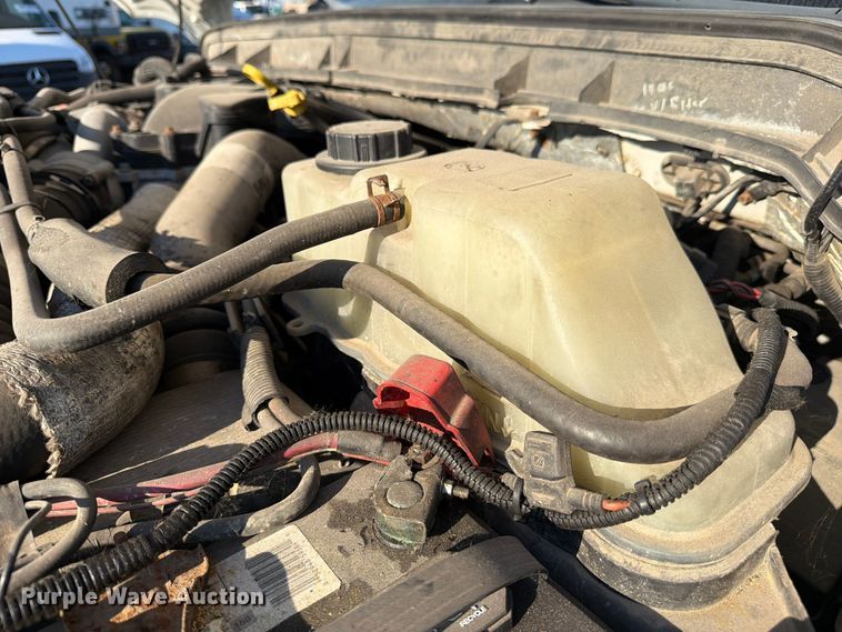 image for item YA5136 2015 Ford F350 Super Duty Crew Cab pickup truck
