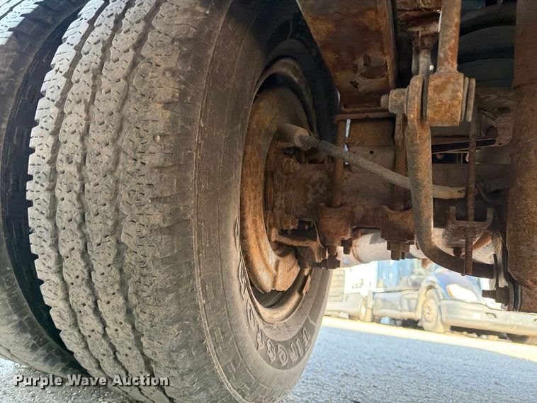 image for item YA5136 2015 Ford F350 Super Duty Crew Cab pickup truck