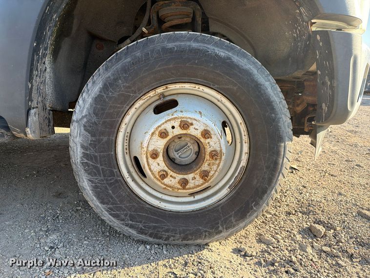 image for item YA5136 2015 Ford F350 Super Duty Crew Cab pickup truck