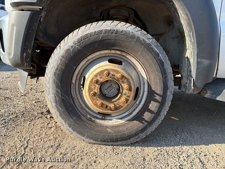 image for item YA5136 2015 Ford F350 Super Duty Crew Cab pickup truck