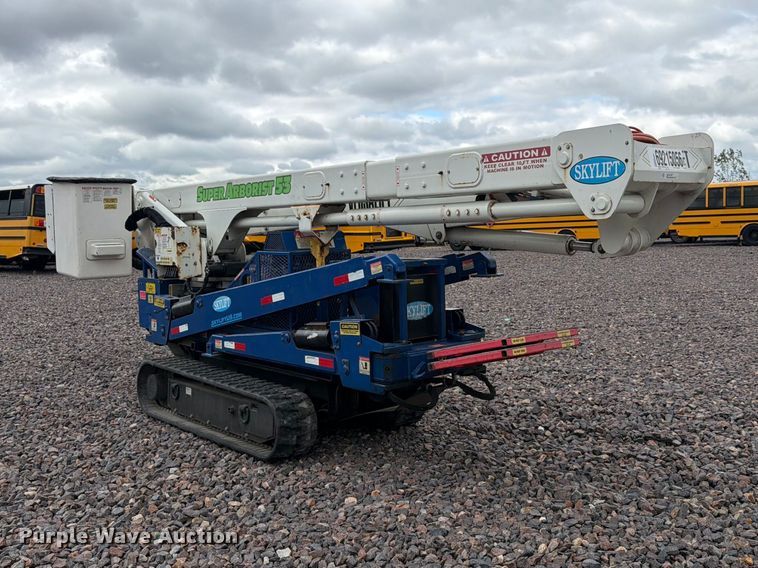 image for item YA5155 2016 Versalift MA53TD tracked boom lift