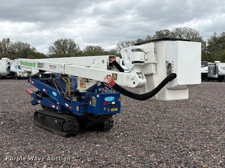 image for item YA5155 2016 Versalift MA53TD tracked boom lift
