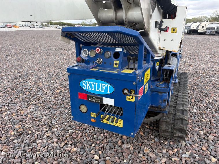 image for item YA5155 2016 Versalift MA53TD tracked boom lift