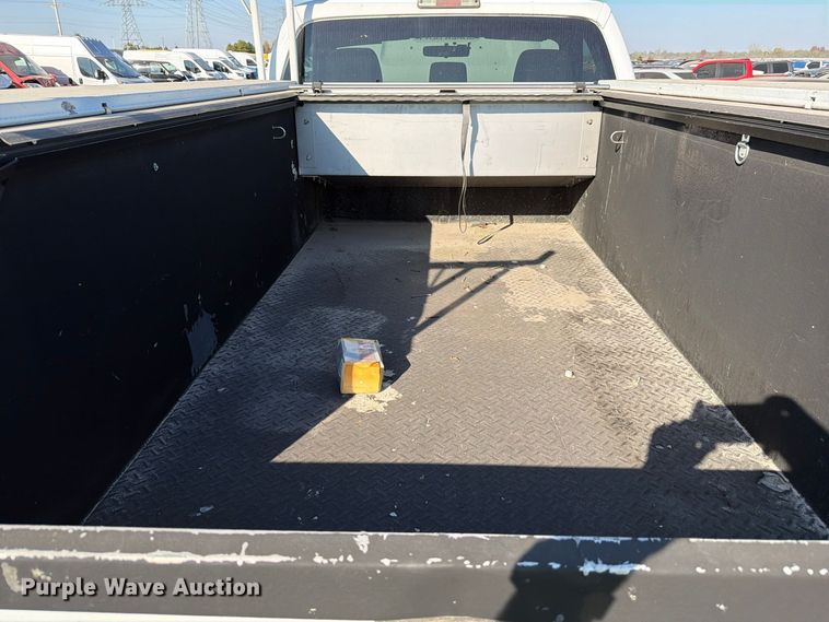 image for item YA5305 2012 Ford F250 Super Duty utility bed pickup truck