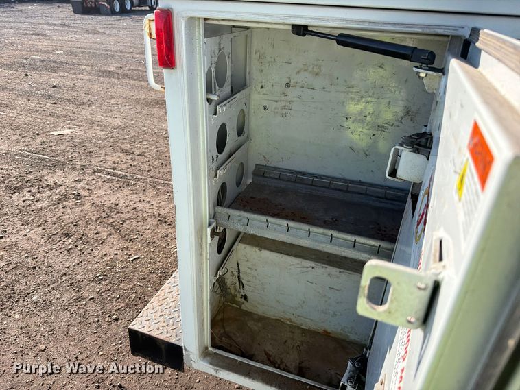 image for item YA5305 2012 Ford F250 Super Duty utility bed pickup truck