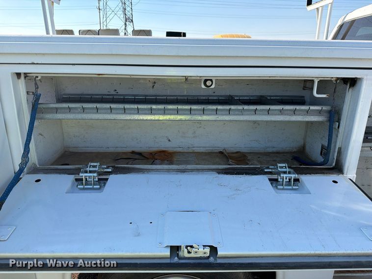 image for item YA5305 2012 Ford F250 Super Duty utility bed pickup truck