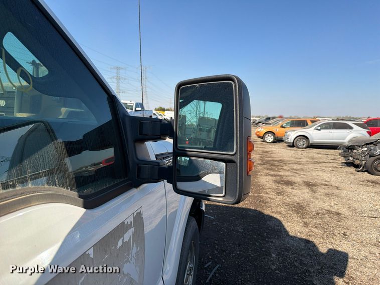 image for item YA5305 2012 Ford F250 Super Duty utility bed pickup truck