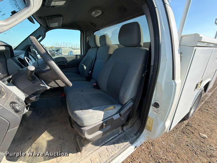 image for item YA5305 2012 Ford F250 Super Duty utility bed pickup truck