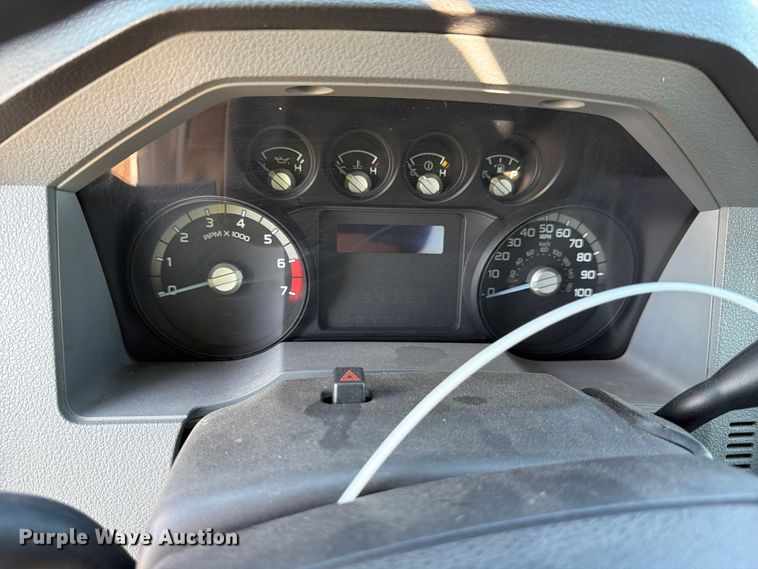 image for item YA5305 2012 Ford F250 Super Duty utility bed pickup truck