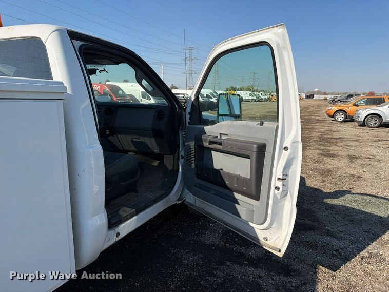 image for item YA5305 2012 Ford F250 Super Duty utility bed pickup truck