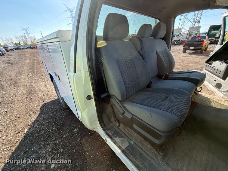 image for item YA5305 2012 Ford F250 Super Duty utility bed pickup truck