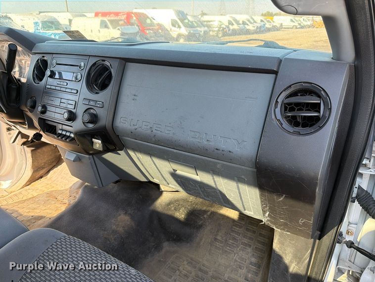image for item YA5305 2012 Ford F250 Super Duty utility bed pickup truck