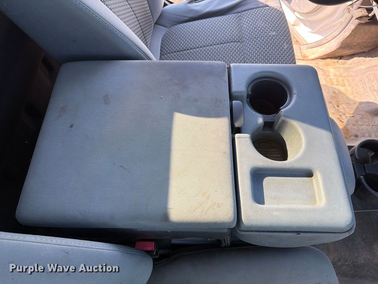 image for item YA5305 2012 Ford F250 Super Duty utility bed pickup truck