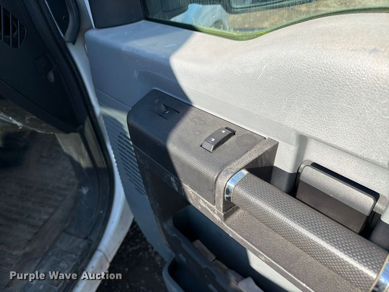 image for item YA5305 2012 Ford F250 Super Duty utility bed pickup truck