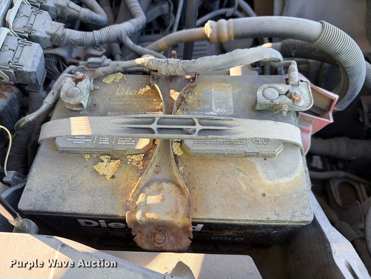 image for item YA5305 2012 Ford F250 Super Duty utility bed pickup truck