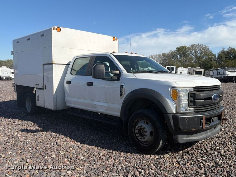 image for item YA5343 2017 Ford F550 Super Duty Ext. Cab chipper truck