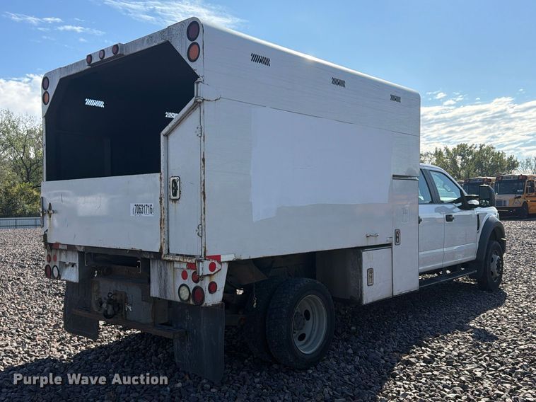 image for item YA5343 2017 Ford F550 Super Duty Ext. Cab chipper truck