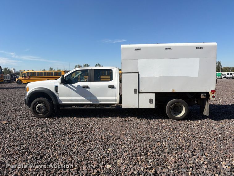 image for item YA5343 2017 Ford F550 Super Duty Ext. Cab chipper truck