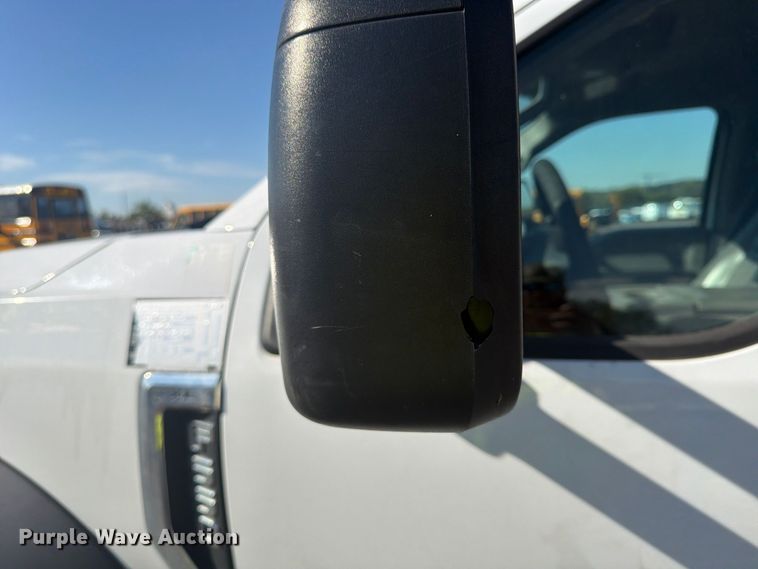 image for item YA5343 2017 Ford F550 Super Duty Ext. Cab chipper truck
