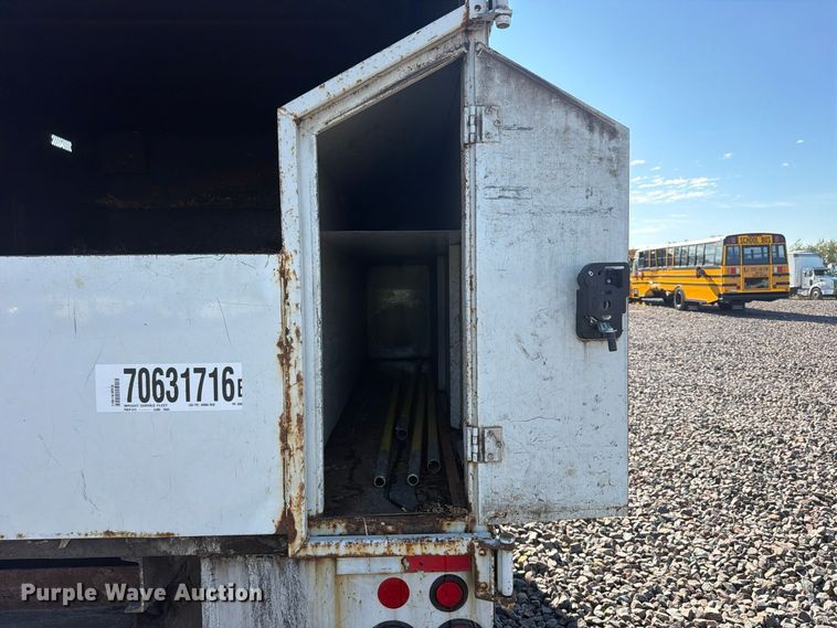 image for item YA5343 2017 Ford F550 Super Duty Ext. Cab chipper truck