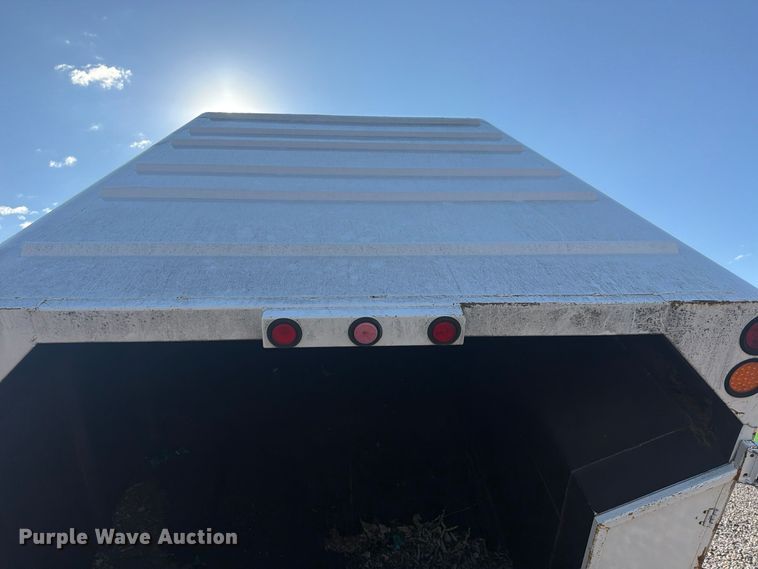 image for item YA5343 2017 Ford F550 Super Duty Ext. Cab chipper truck