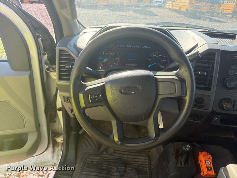 image for item YA5343 2017 Ford F550 Super Duty Ext. Cab chipper truck