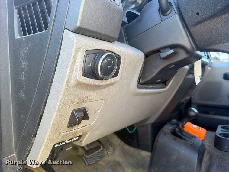 image for item YA5343 2017 Ford F550 Super Duty Ext. Cab chipper truck