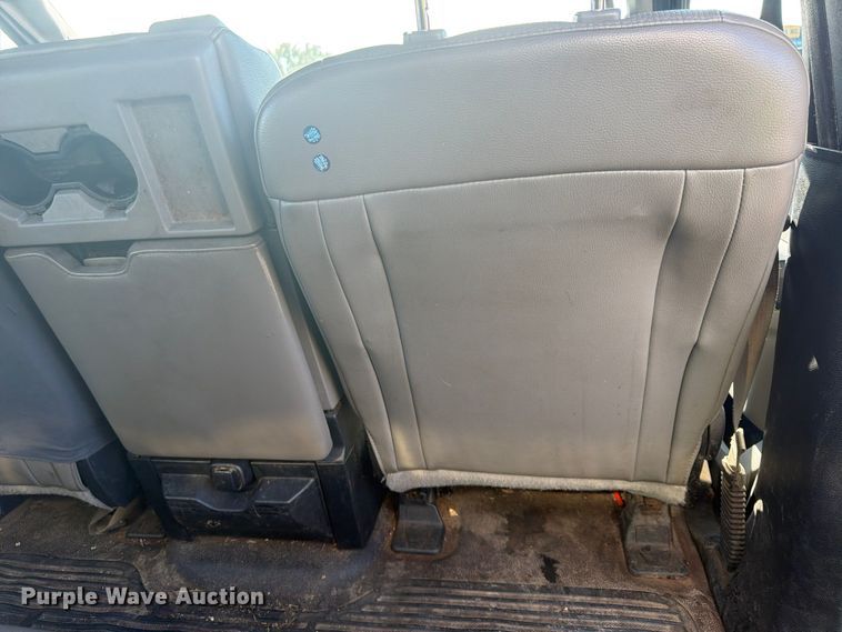 image for item YA5343 2017 Ford F550 Super Duty Ext. Cab chipper truck