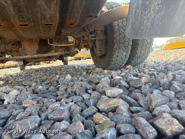 image for item YA5343 2017 Ford F550 Super Duty Ext. Cab chipper truck