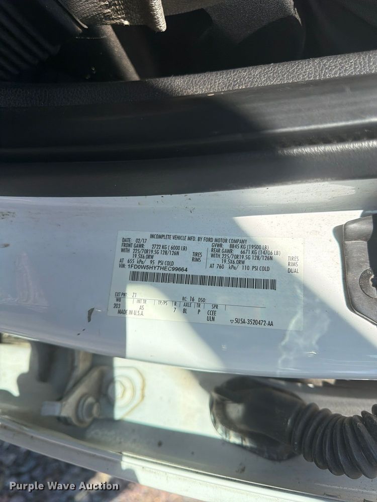image for item YA5343 2017 Ford F550 Super Duty Ext. Cab chipper truck