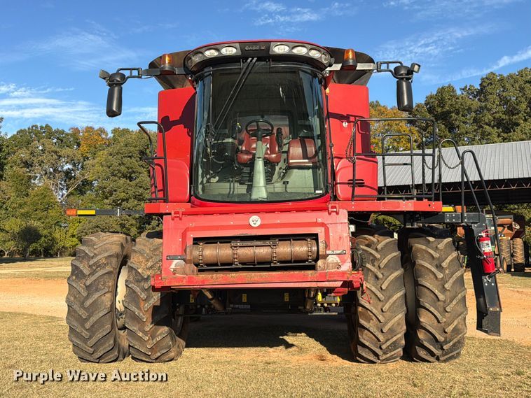 image for item DU5755 2013 Case 8230 RWA combine