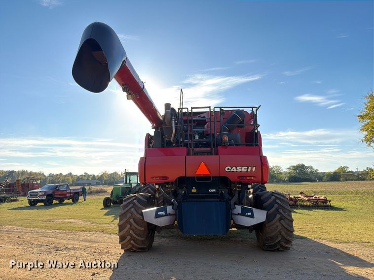 image for item DU5755 2013 Case 8230 RWA combine