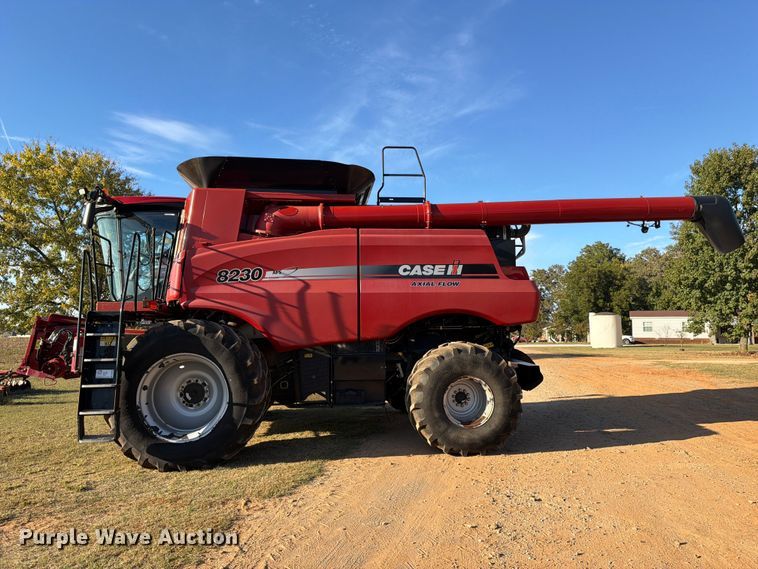 image for item DU5755 2013 Case 8230 RWA combine
