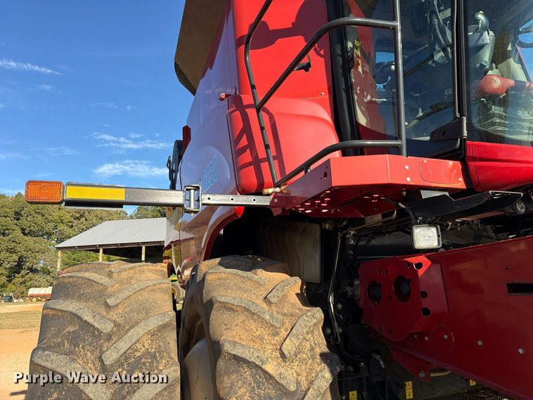 image for item DU5755 2013 Case 8230 RWA combine