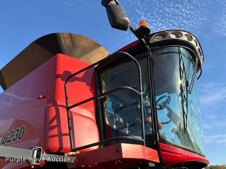 image for item DU5755 2013 Case 8230 RWA combine