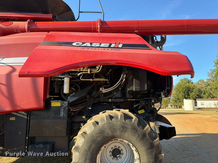 image for item DU5755 2013 Case 8230 RWA combine