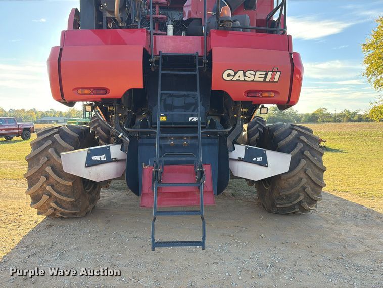 image for item DU5755 2013 Case 8230 RWA combine