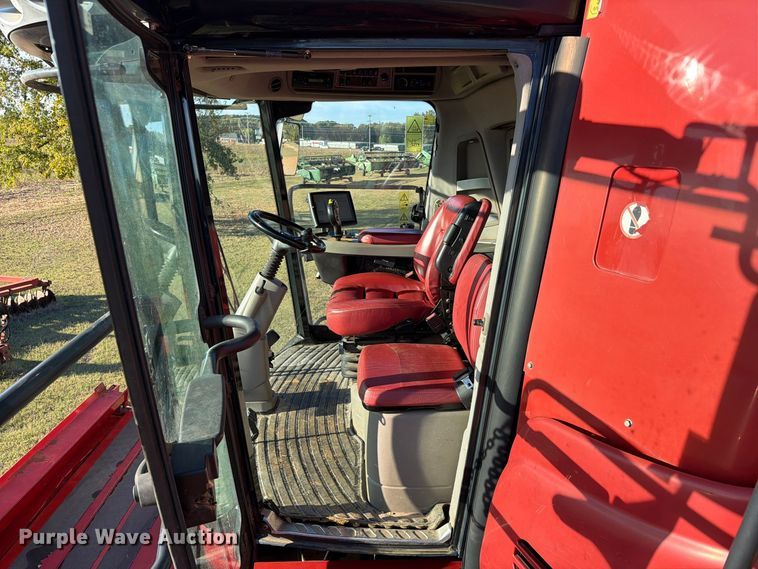 image for item DU5755 2013 Case 8230 RWA combine