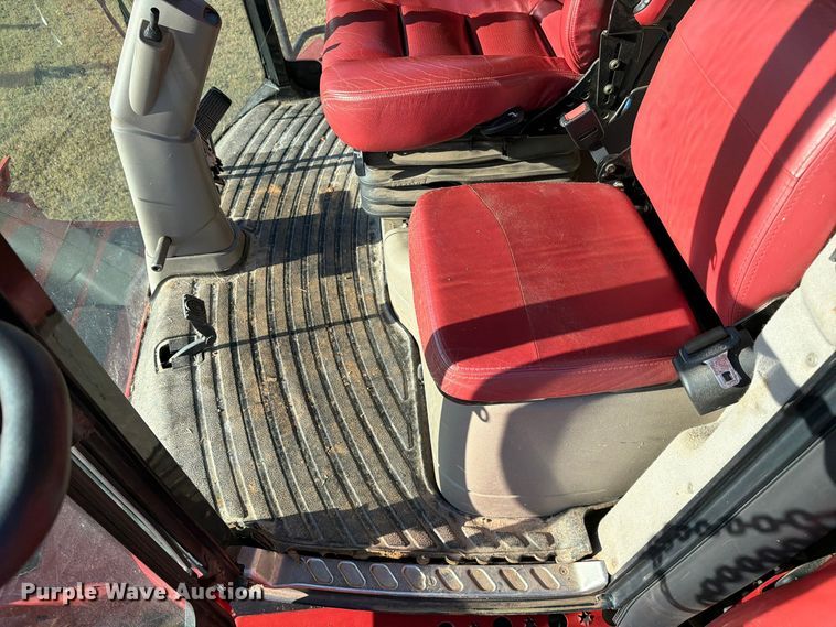 image for item DU5755 2013 Case 8230 RWA combine